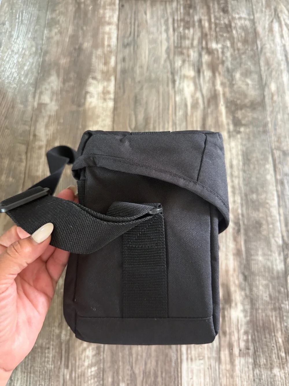 Canon EOS Shoulder Bag (Black) Camera 100ES